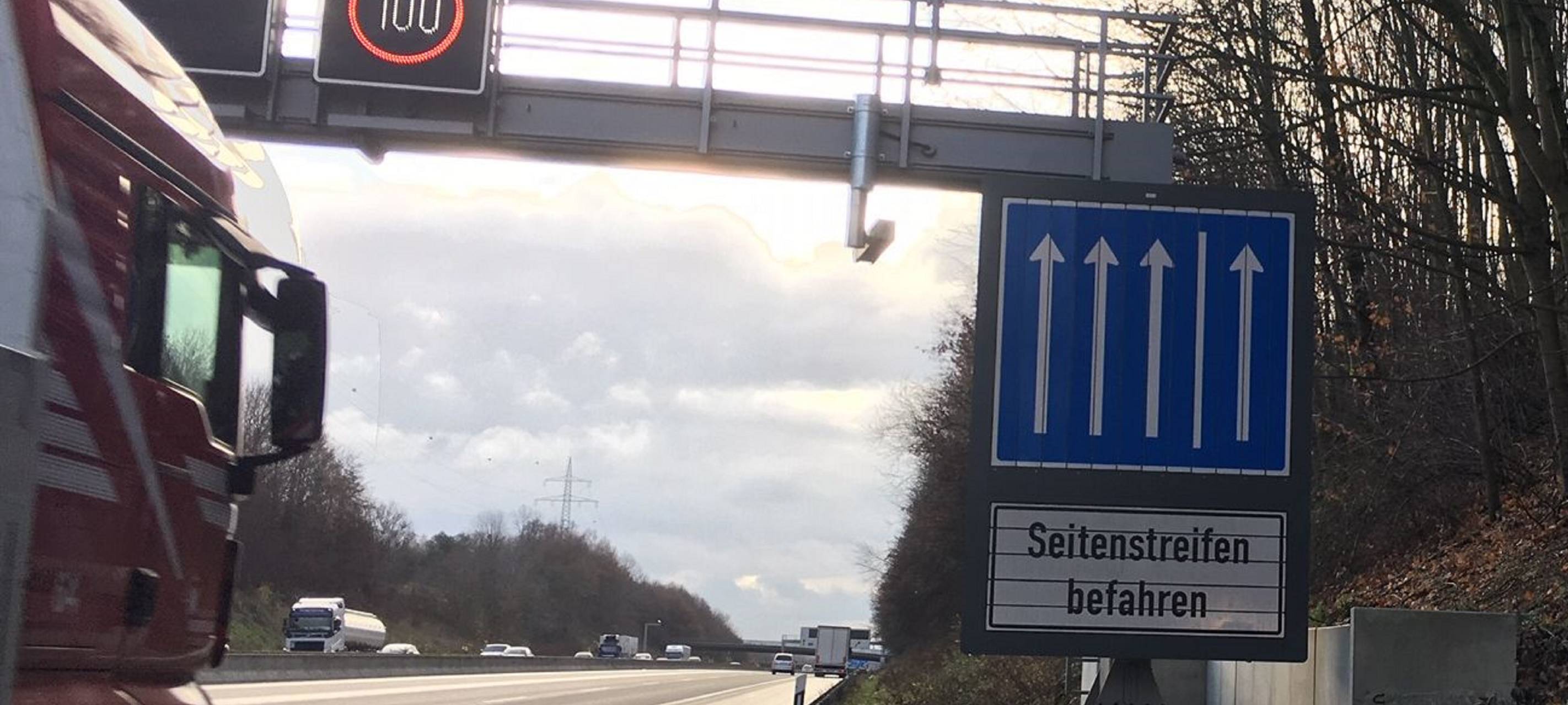 Busse auf Standstreifen?