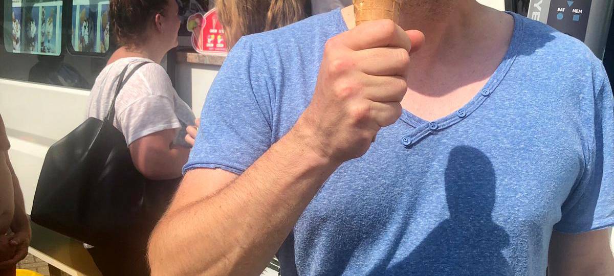 Jenny und Robin haben Eis in Heiligenhaus verschenkt