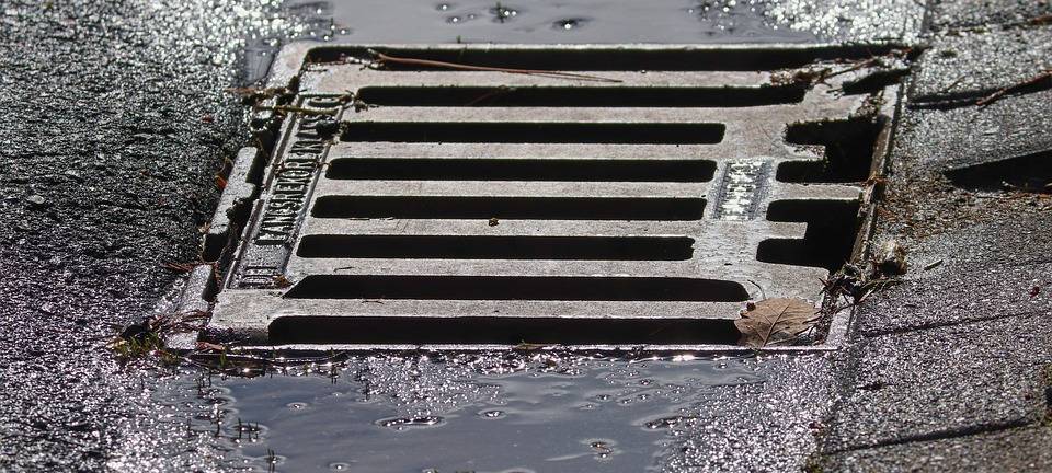 Gullydeckel werden saniert