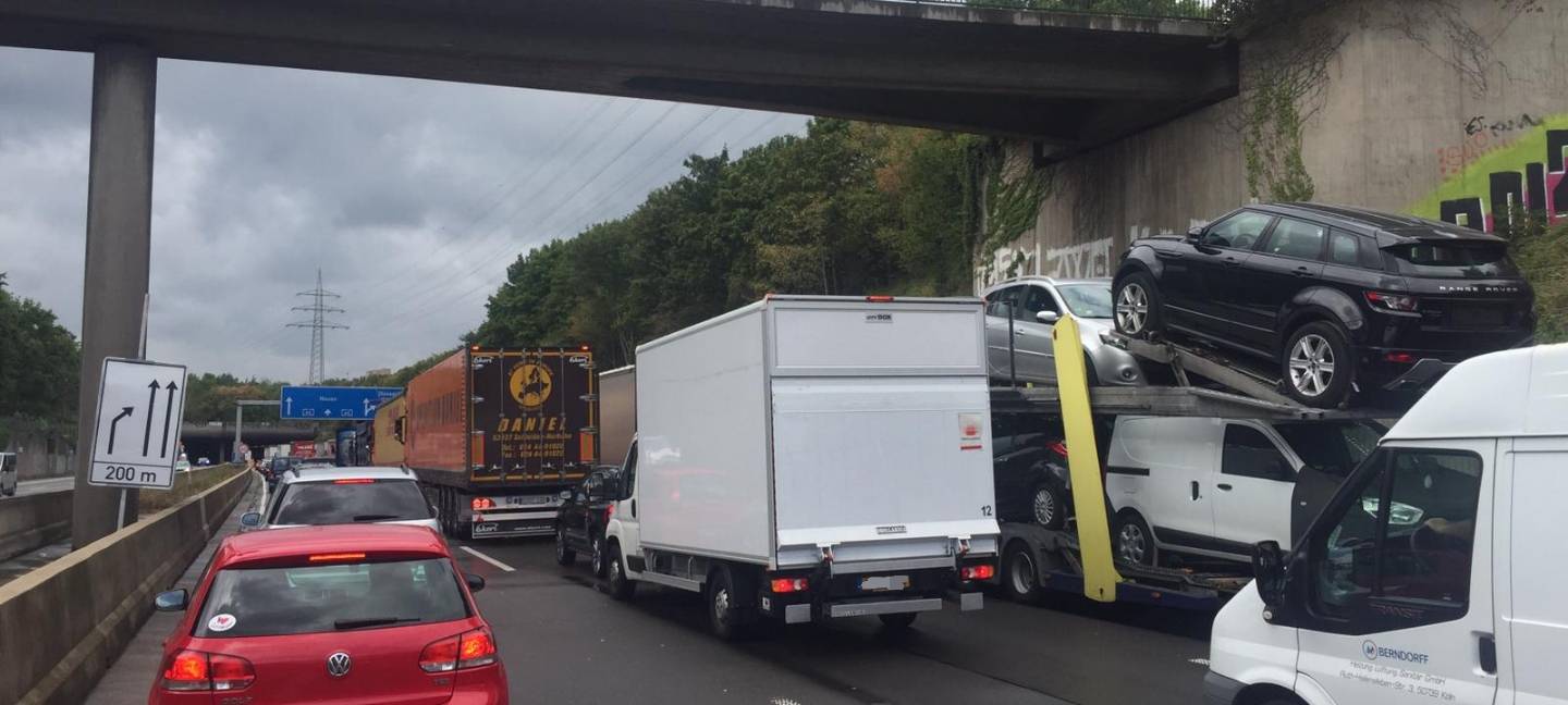 Verkehrschaos im Düsseldorfer Süden