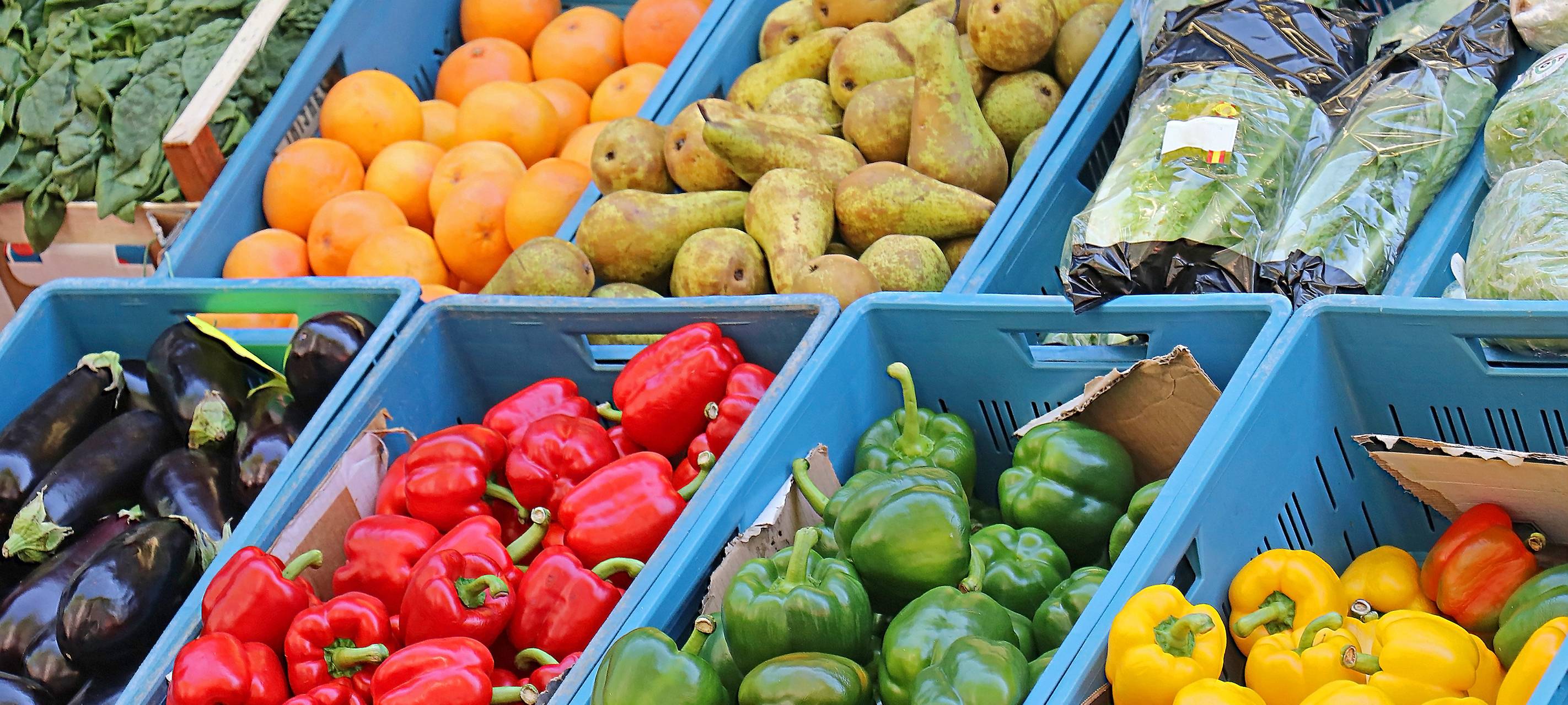 Tafeln liefern Lebensmittelpakete