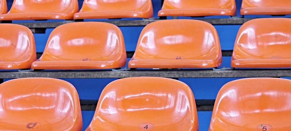 Düsseldorf: Fan im Stadion schwer verletzt