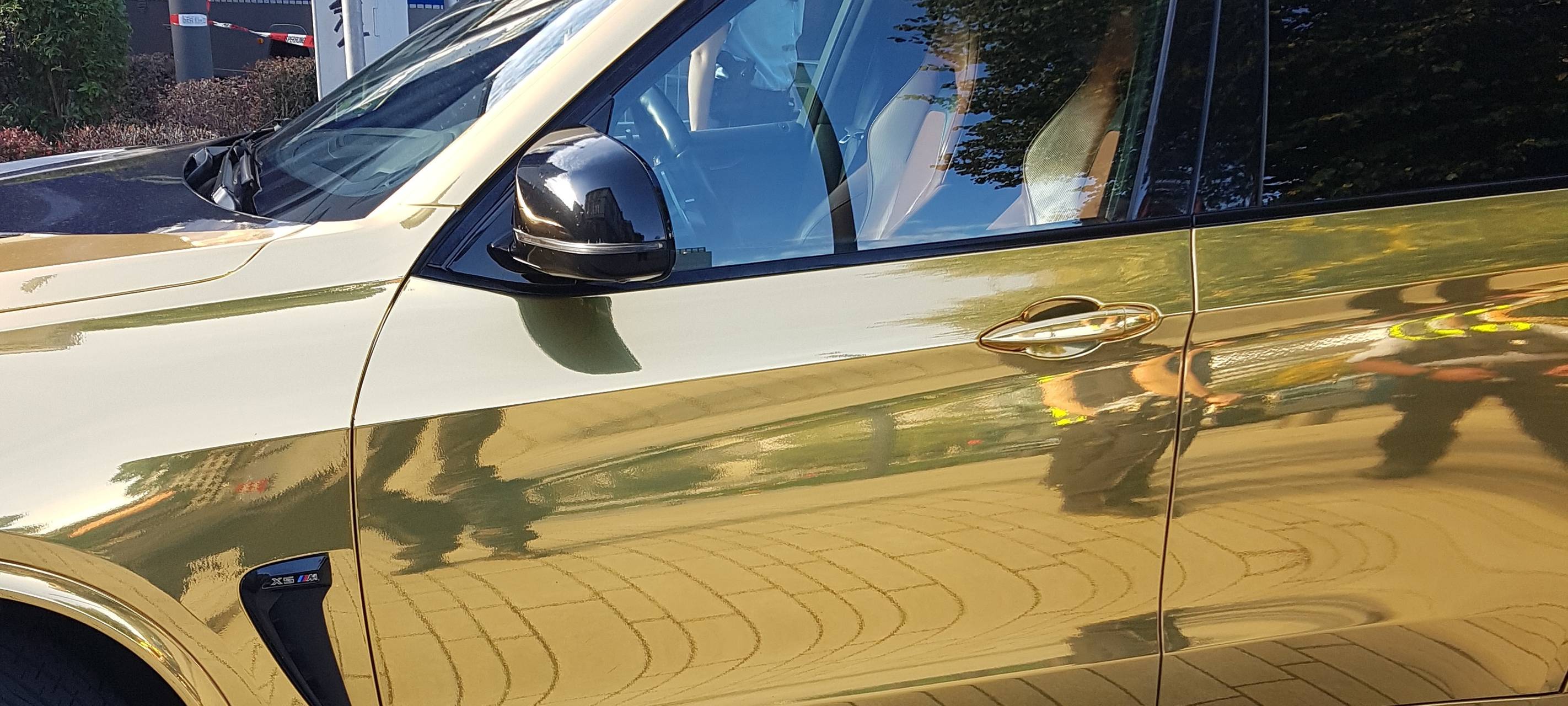Düsseldorf: Polizei zieht Goldwagen aus dem Verkehr