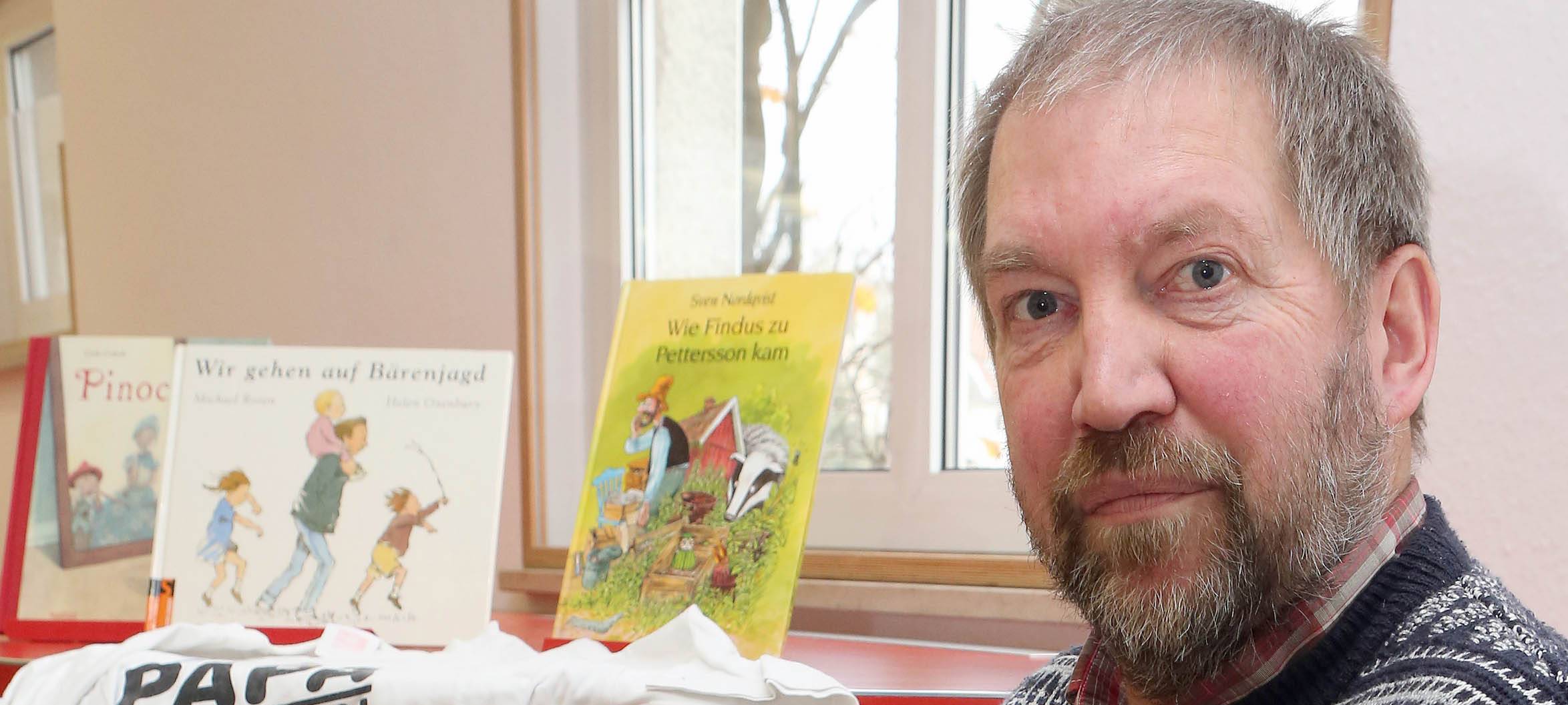 21.12.19 - „Tannenbaum-Geschichten + adventliche Basteleien“ - Papa-Zeit in der Stadtbücherei Hilden