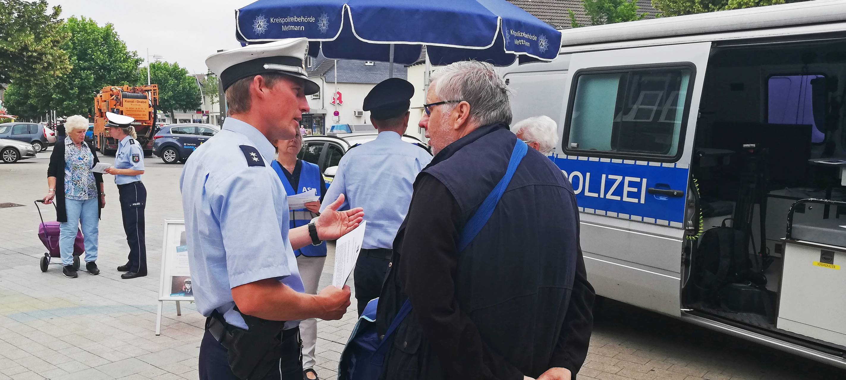 Infostand der Polizei heute in Hilden