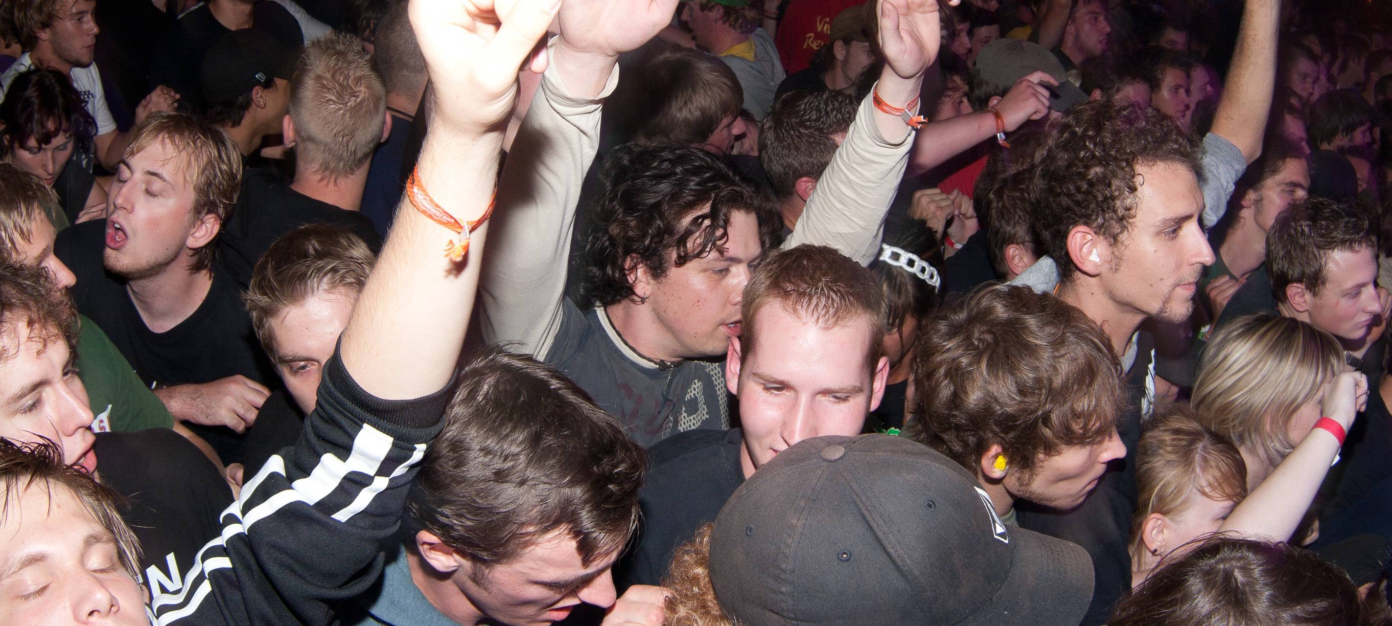 Umfrage: Sollten Geimpfte wieder mehr dürfen?