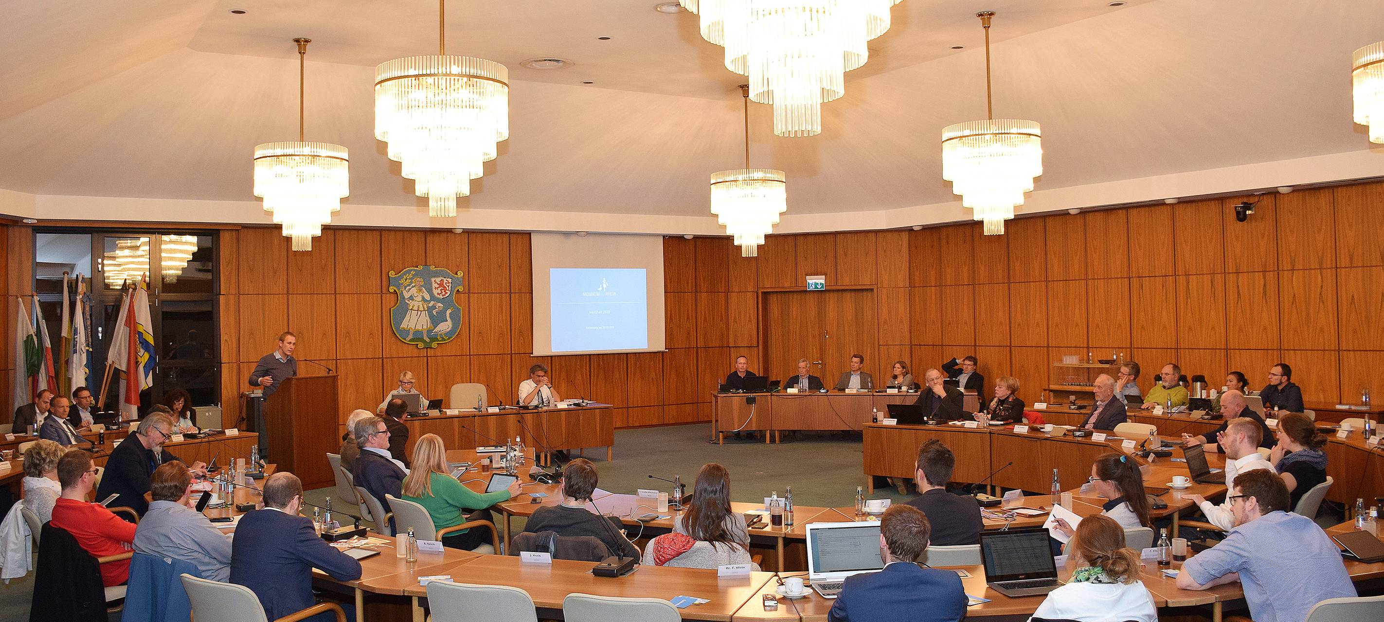 Monheim will eigenen Rettungsschirm spannen