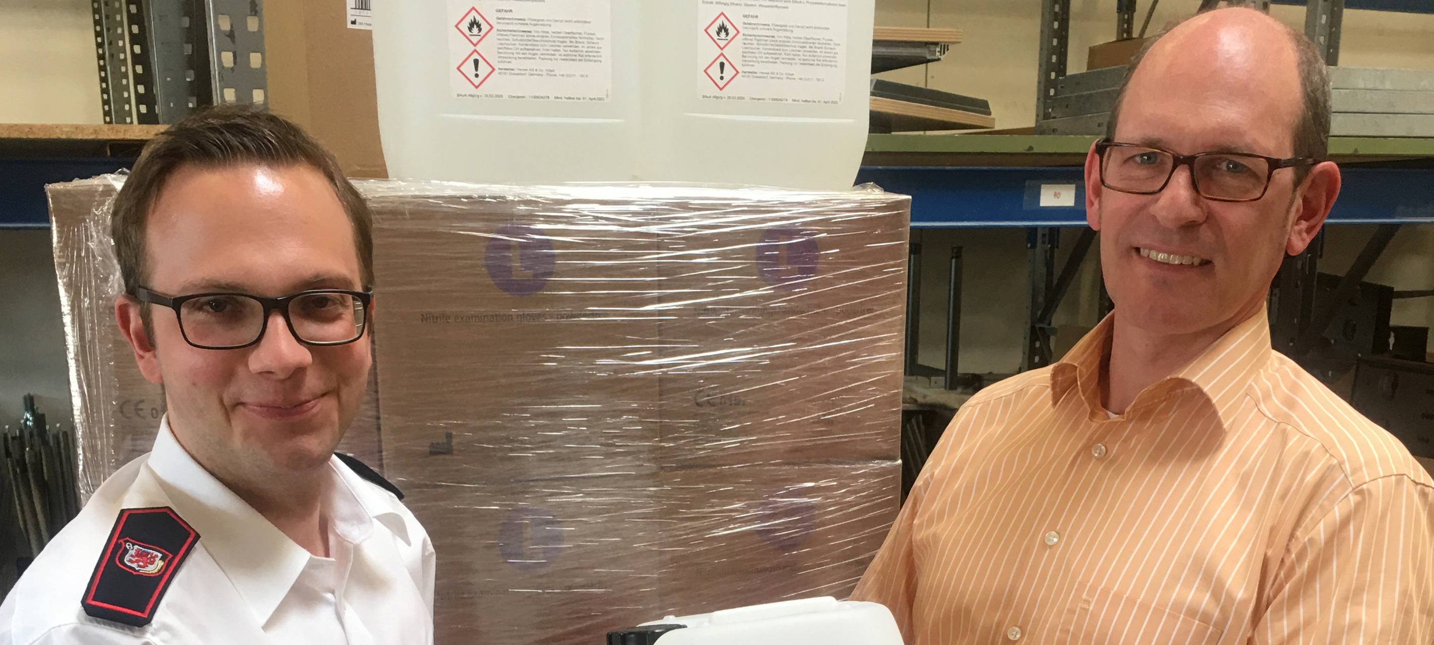 Henkel spendet Desinfektionsmittel an Kreis