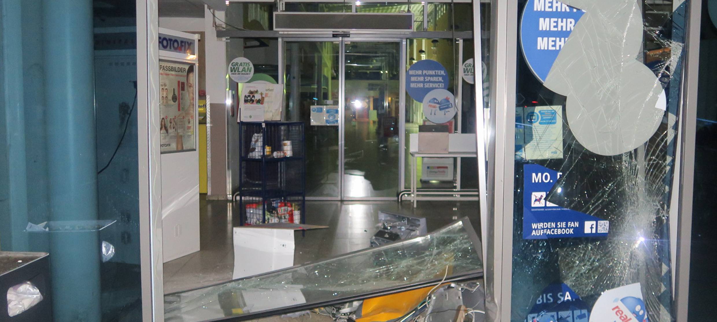 Gesprengter Geldautomat in Ratingen-Breitscheid