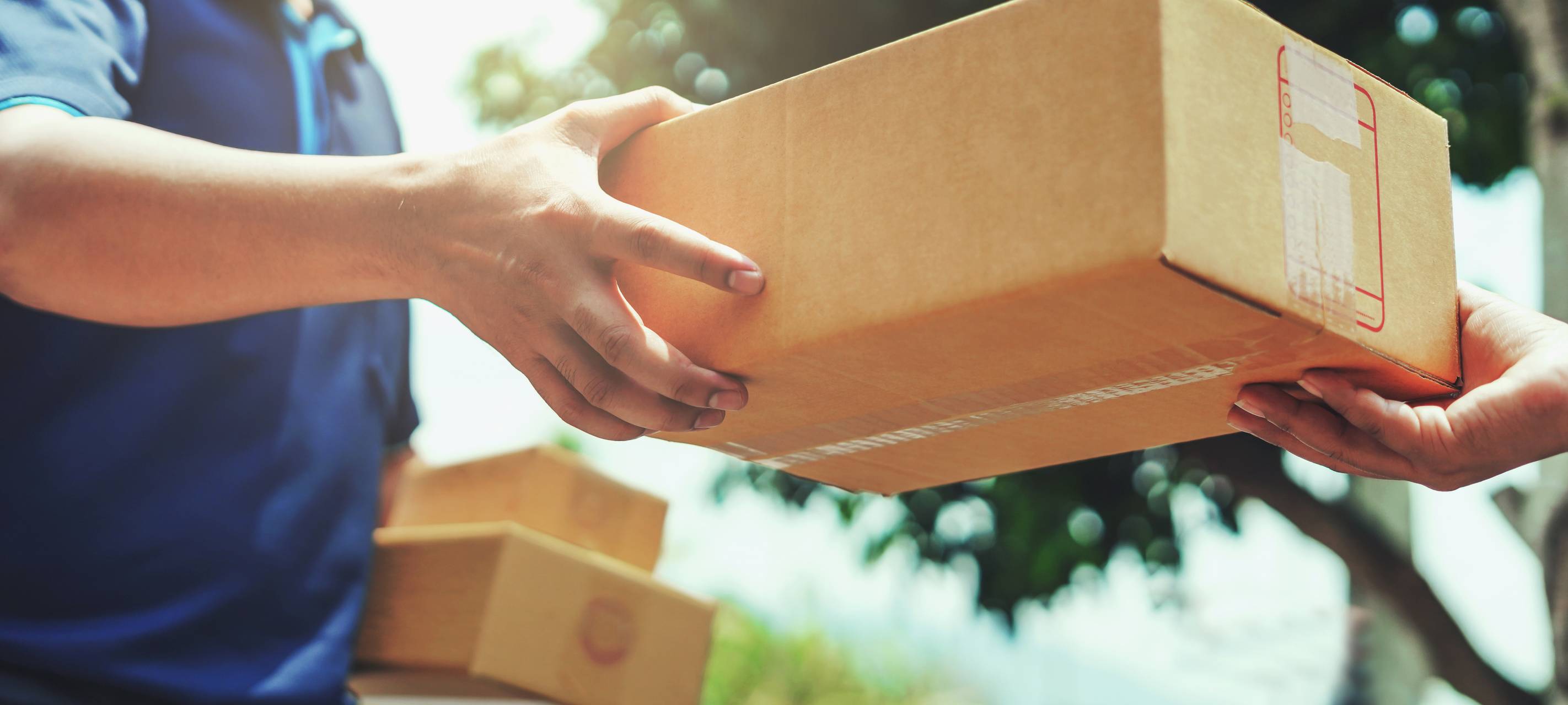 Paketwagen samt Inhalt in Monheim gestohlen