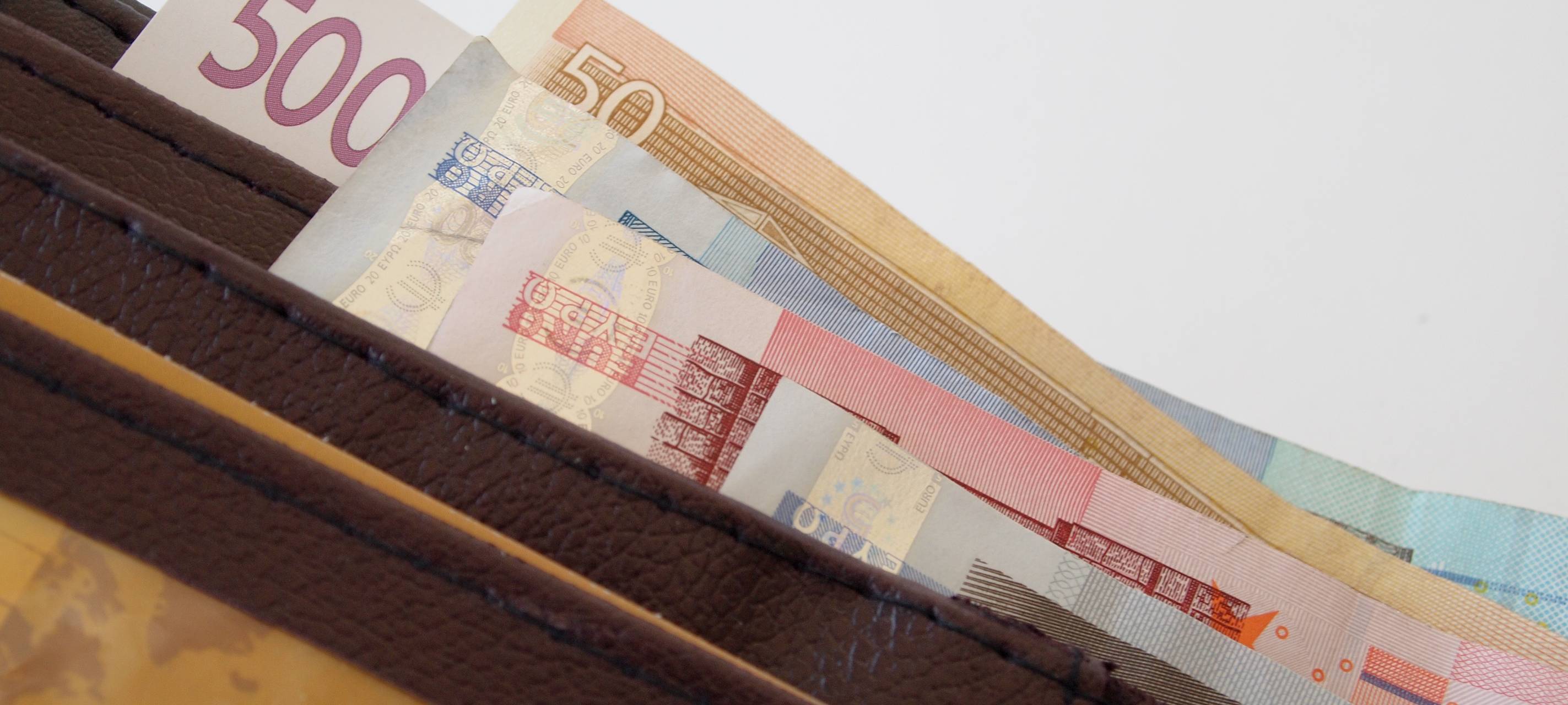 In Langenfeld mehr, in Monheim weniger Verschuldete