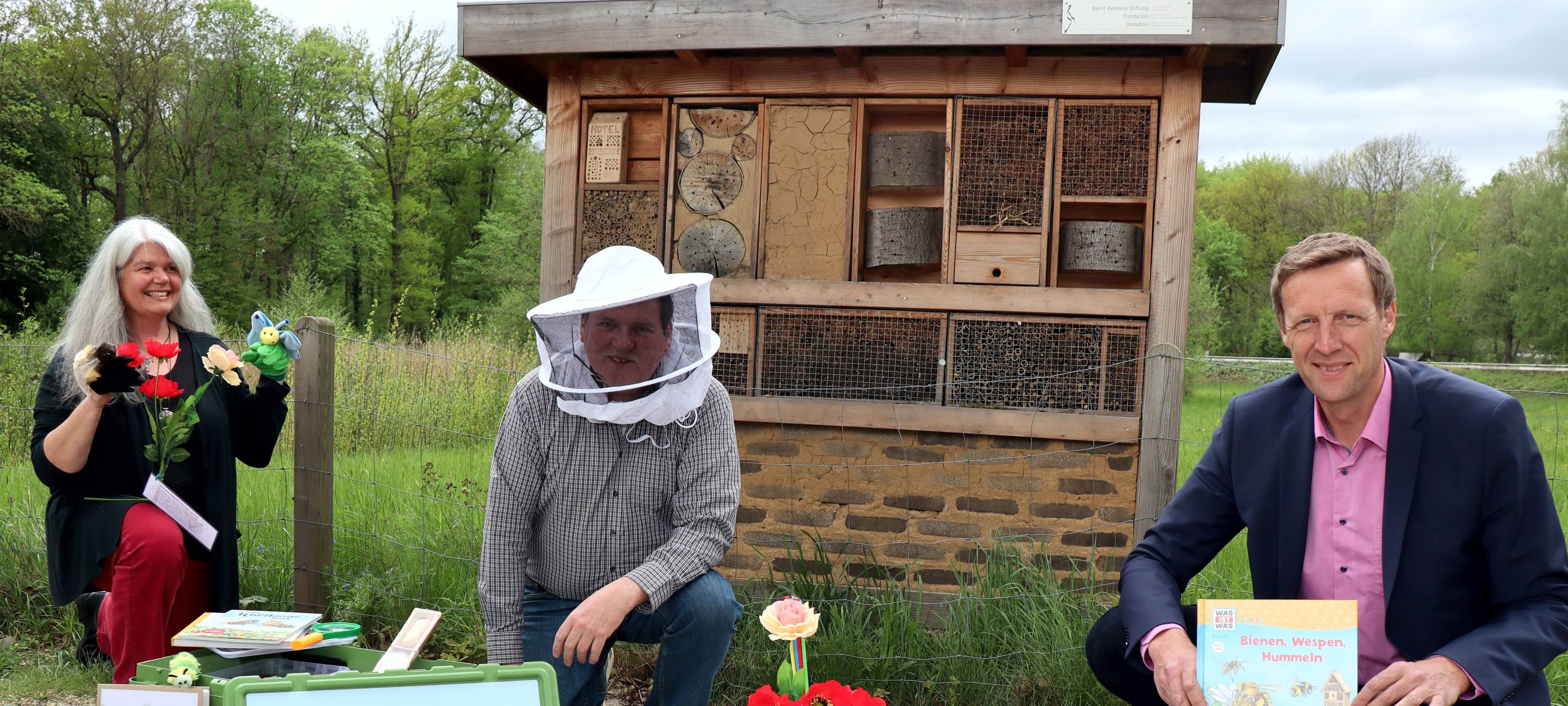"Bienenlernkoffer" für Ratinger Schulen und Kitas