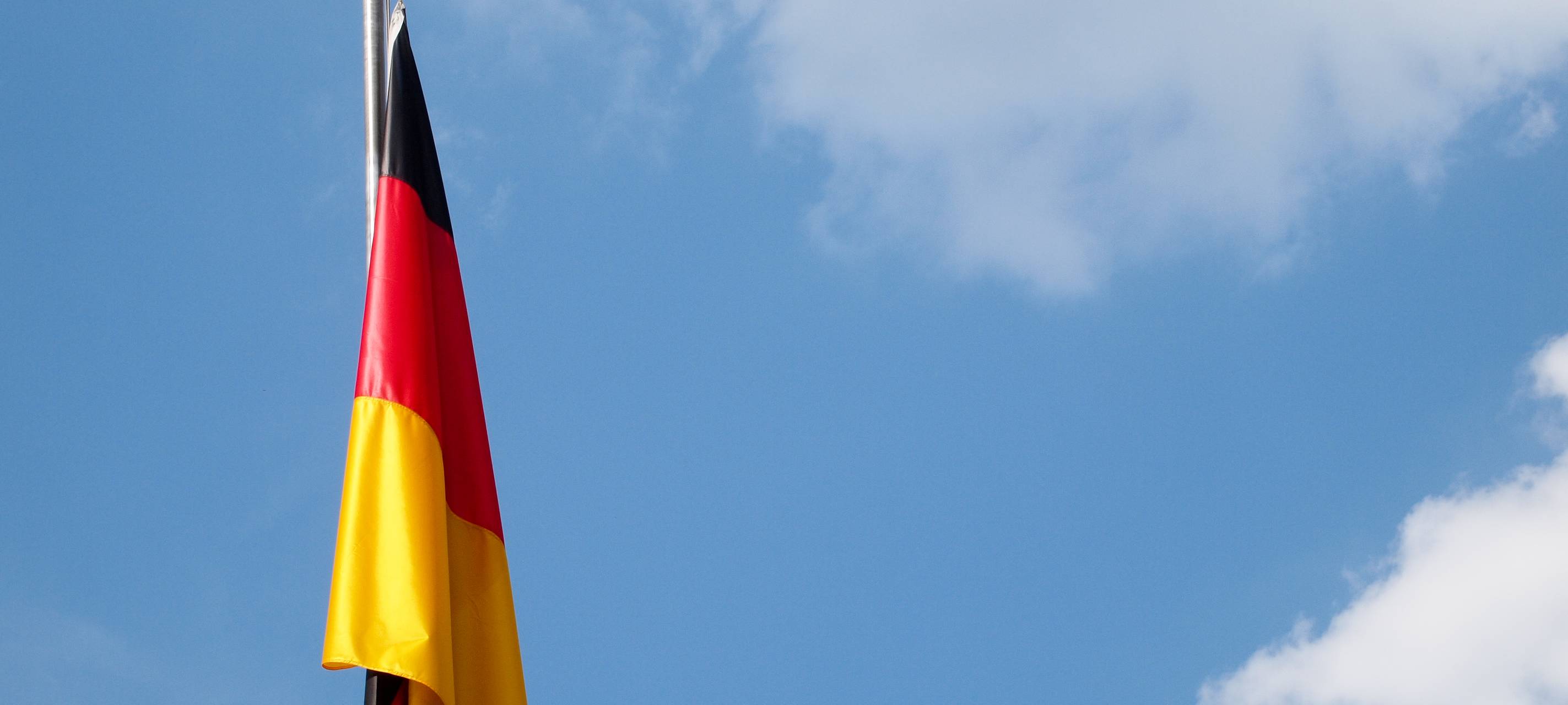 Flaggen auf Halbmast