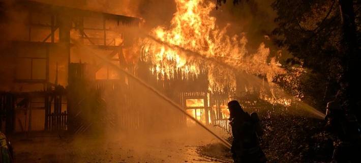 Haan: Großbrand zerstört Lagerhalle