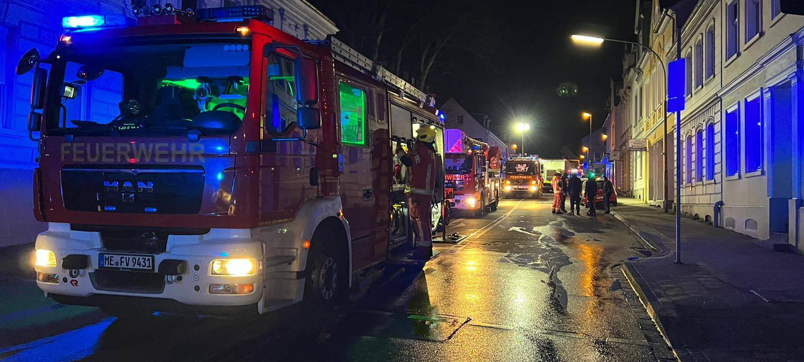 Velbert-Mitte: Feuerwehr löscht zwei Brände