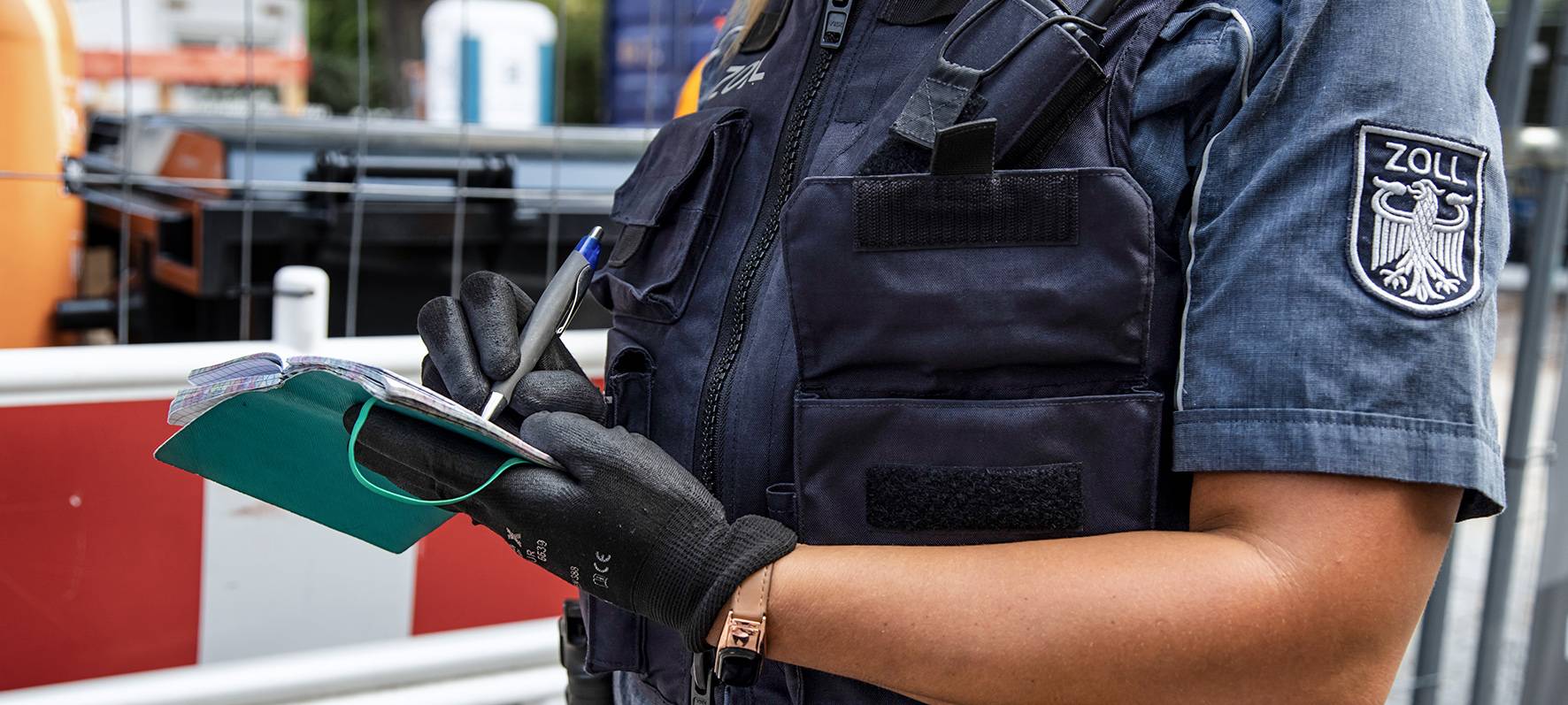 Heiligenhaus: Zoll stellt illegale Aufenthalte fest