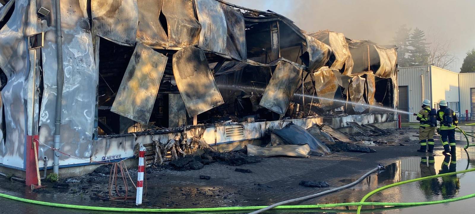 Brand in Haaner Lagerhalle