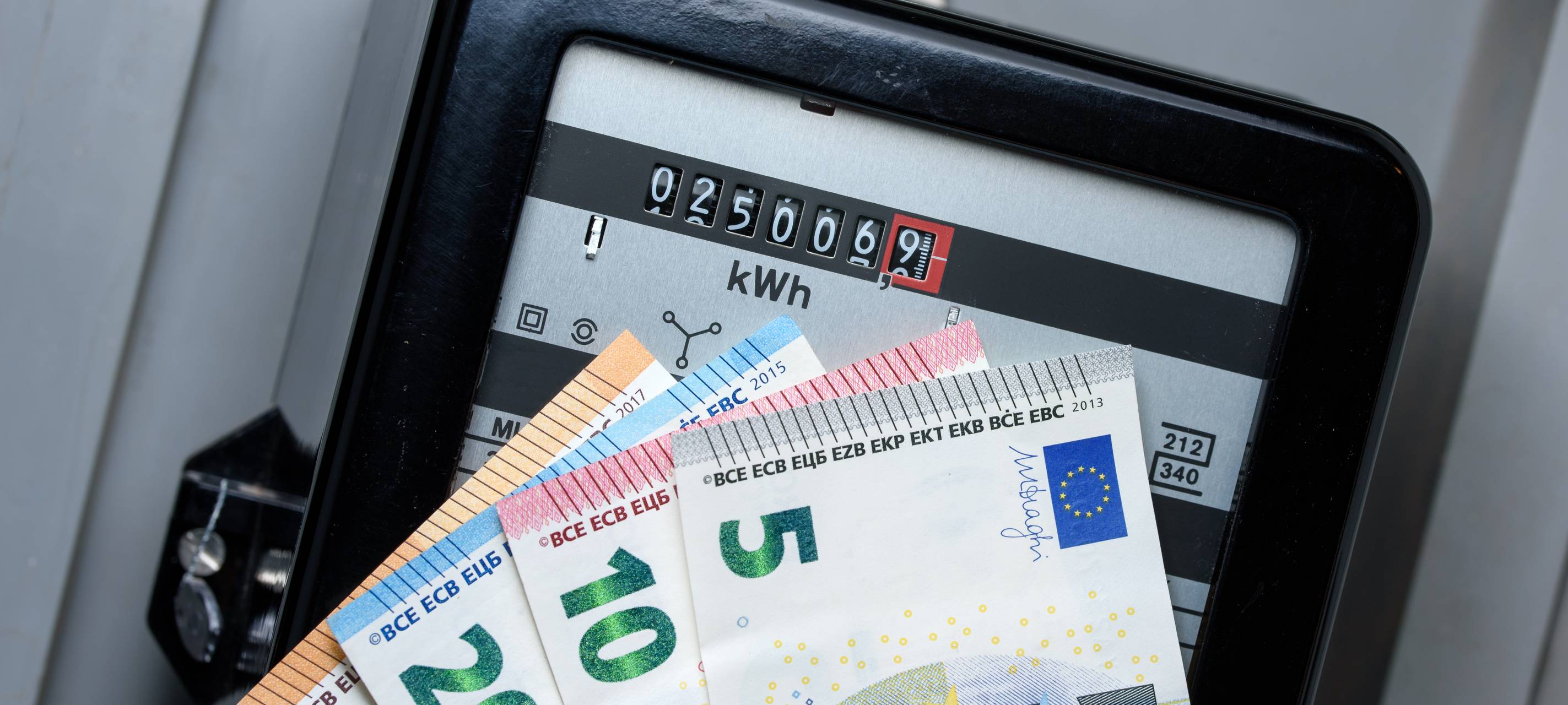 Verbraucherzentrale: Wechsel bei Strom und Gas prüfen