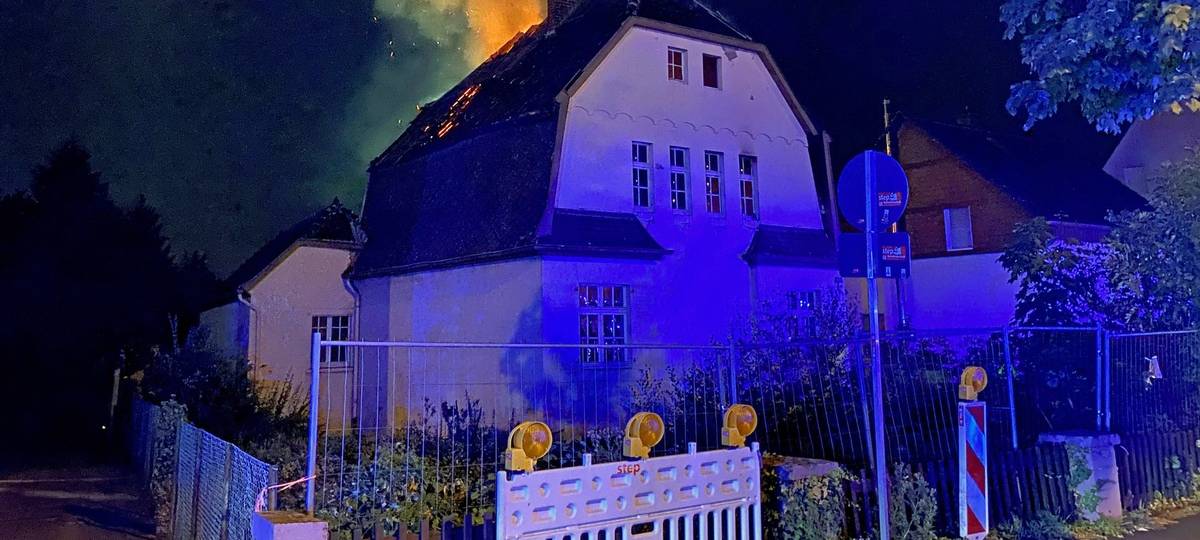 Langenfeld: 250.000 Euro Schaden nach Dachstuhlbrand