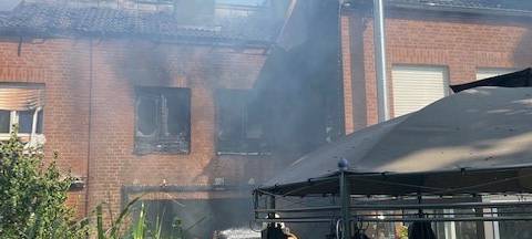 Zwei Verletzte nach Brand in Monheim-Baumberg