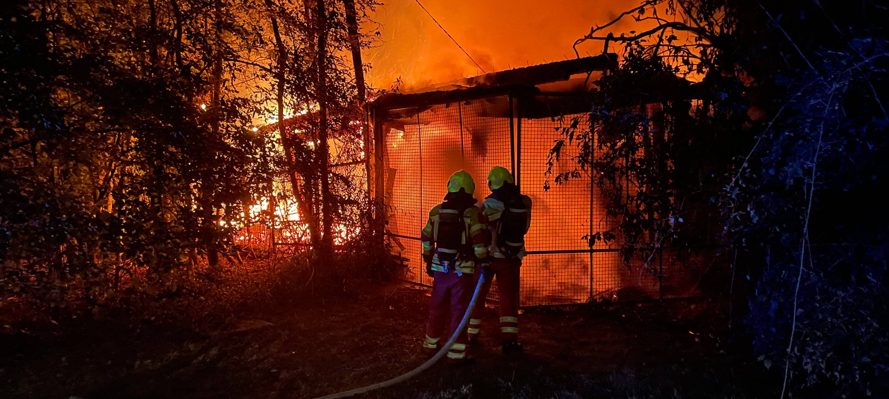 Carport in Heiligenhaus in Flammen