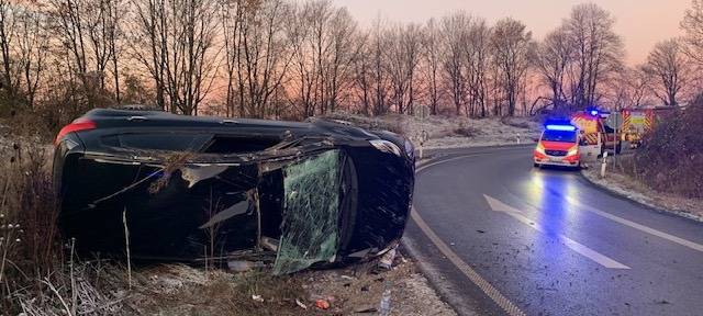 A3: Auto überschlägt sich