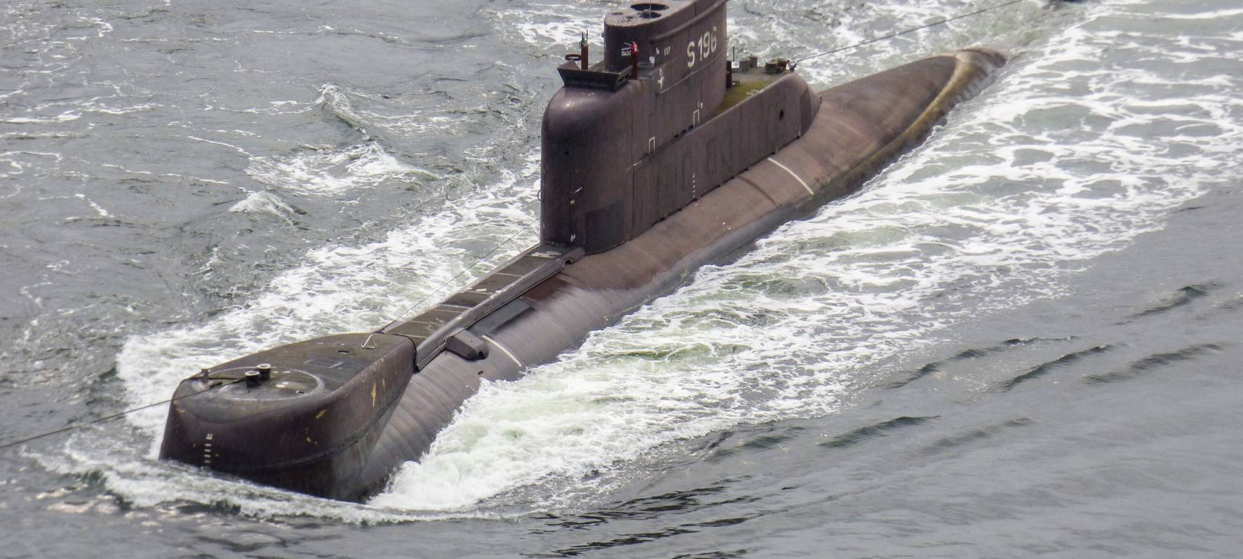 U-Boot auf dem Rhein unterwegs