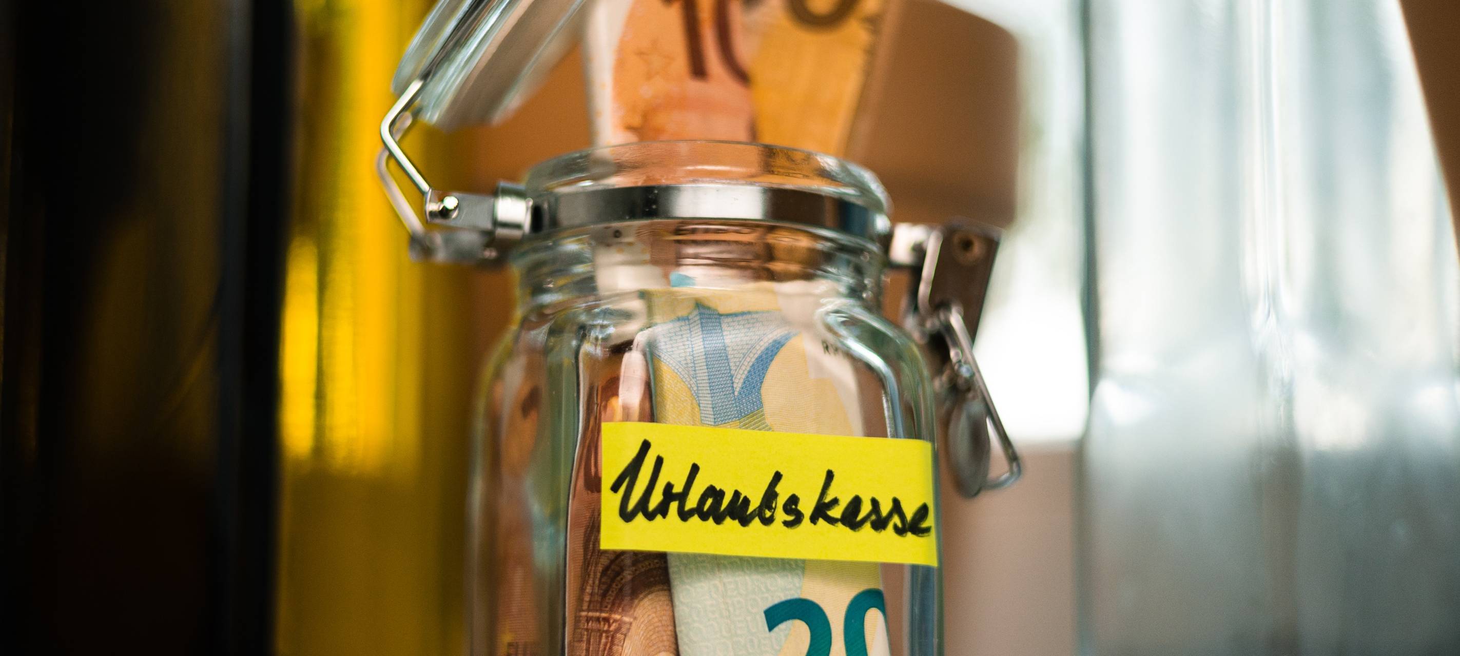 Arbeitnehmer sollten Urlaubsgeld überprüfen