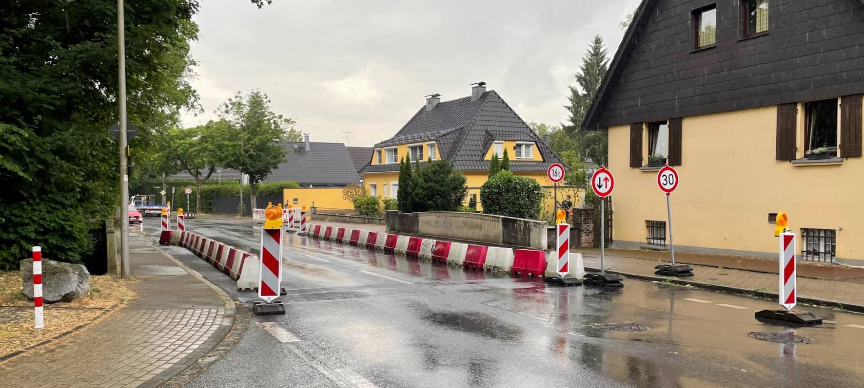 Engpass aus Morper Allee in Erkrath