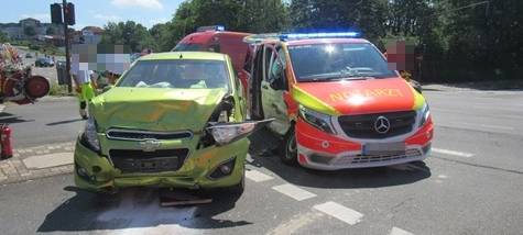 Unfall mit Rettungsfahrzeug in Velbert
