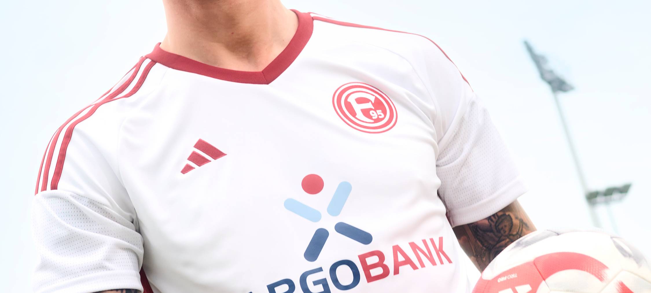 Fortuna Düsseldorf präsentiert Auswärts-Trikot