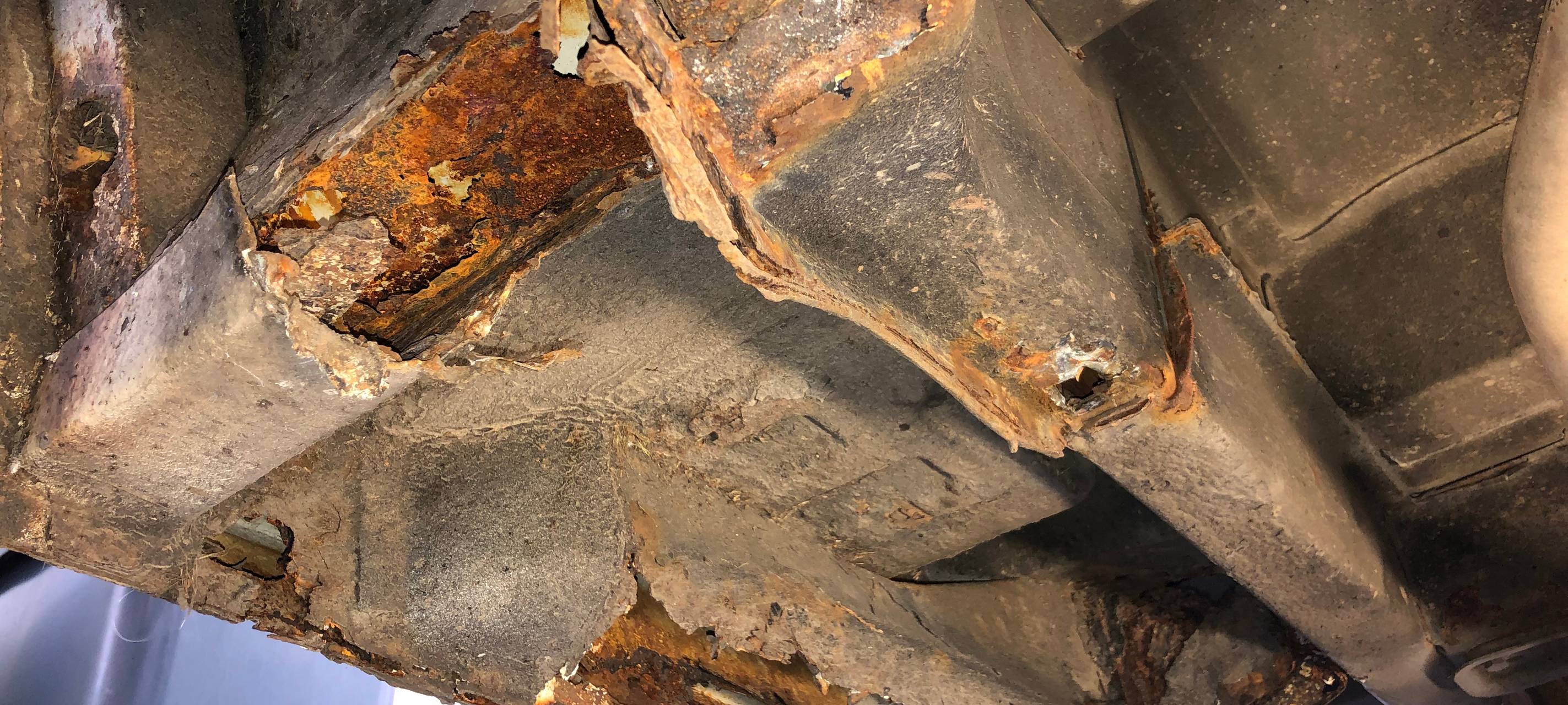 Schrottlaster mit 53 Mängeln in Heiligenhaus gestoppt