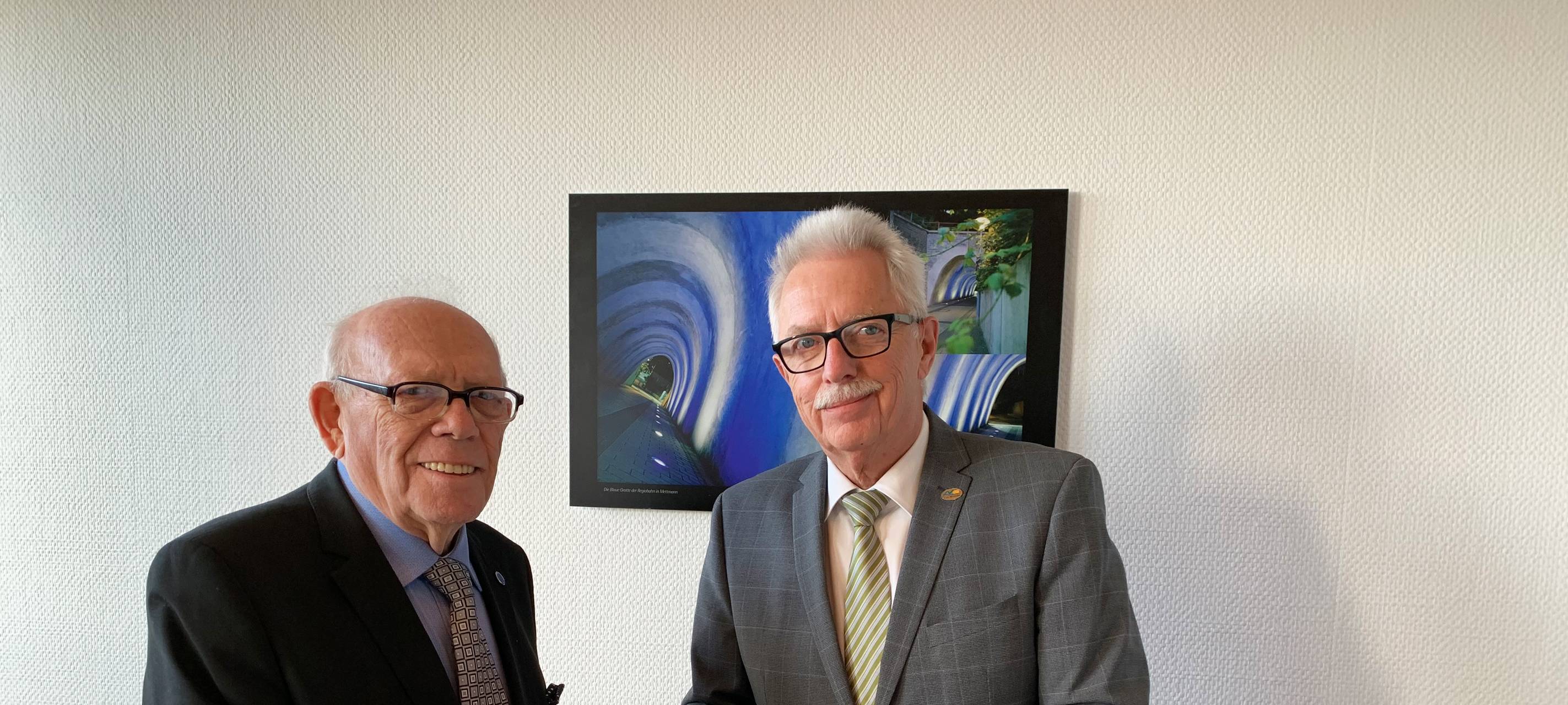 Zu viel geredet - Geld für den guten Zweck