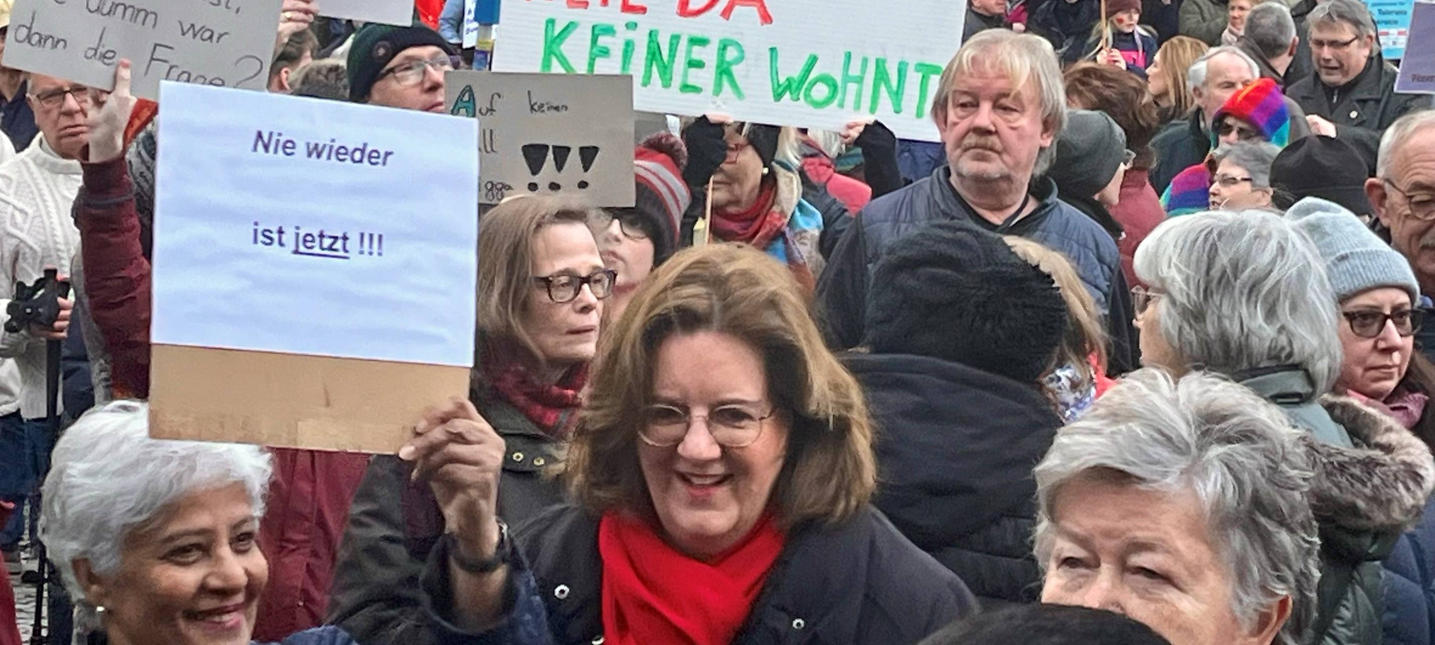 In Wülfrath demonstrieren rund 1000 Menschen