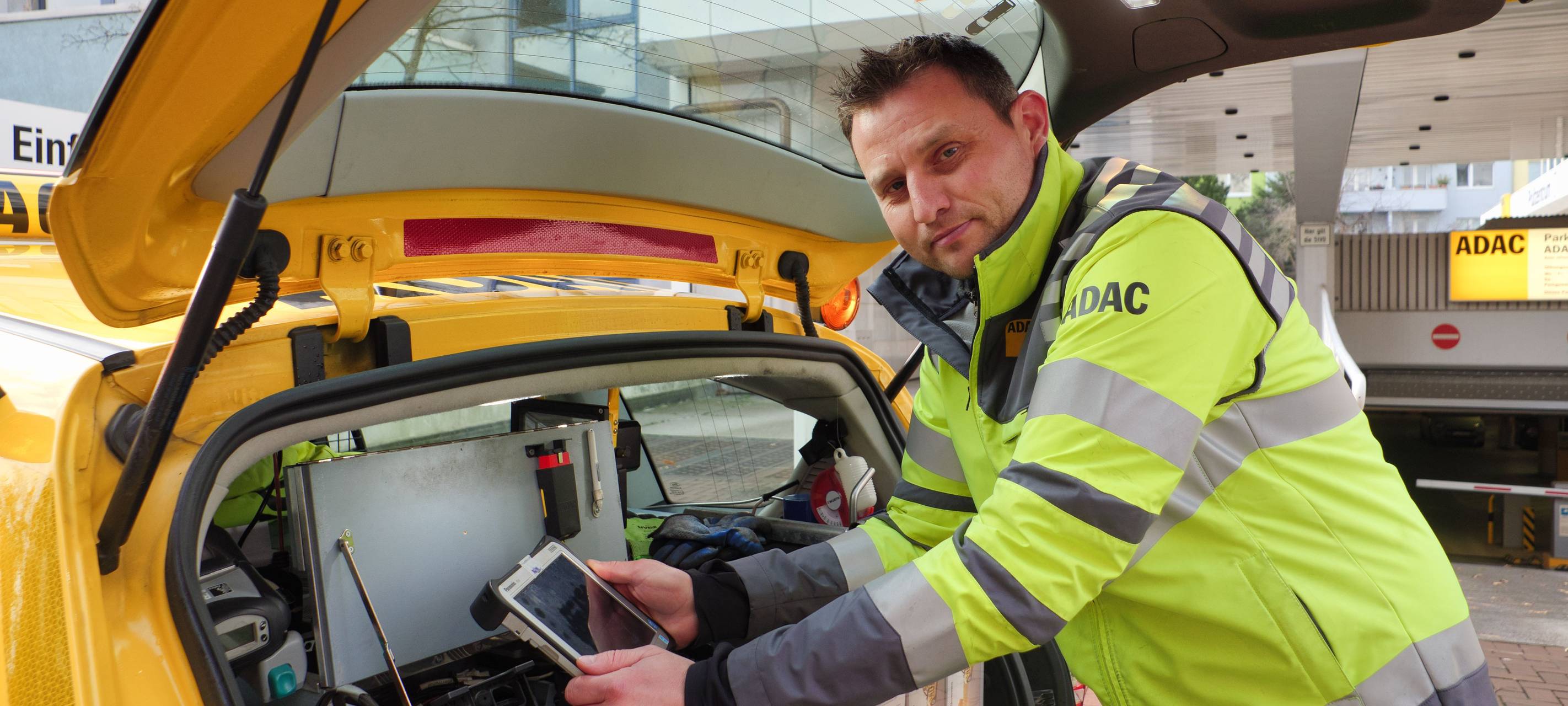 ADAC-Pannenhelfer Marc Stolz im Gebiet Köln&Umland
