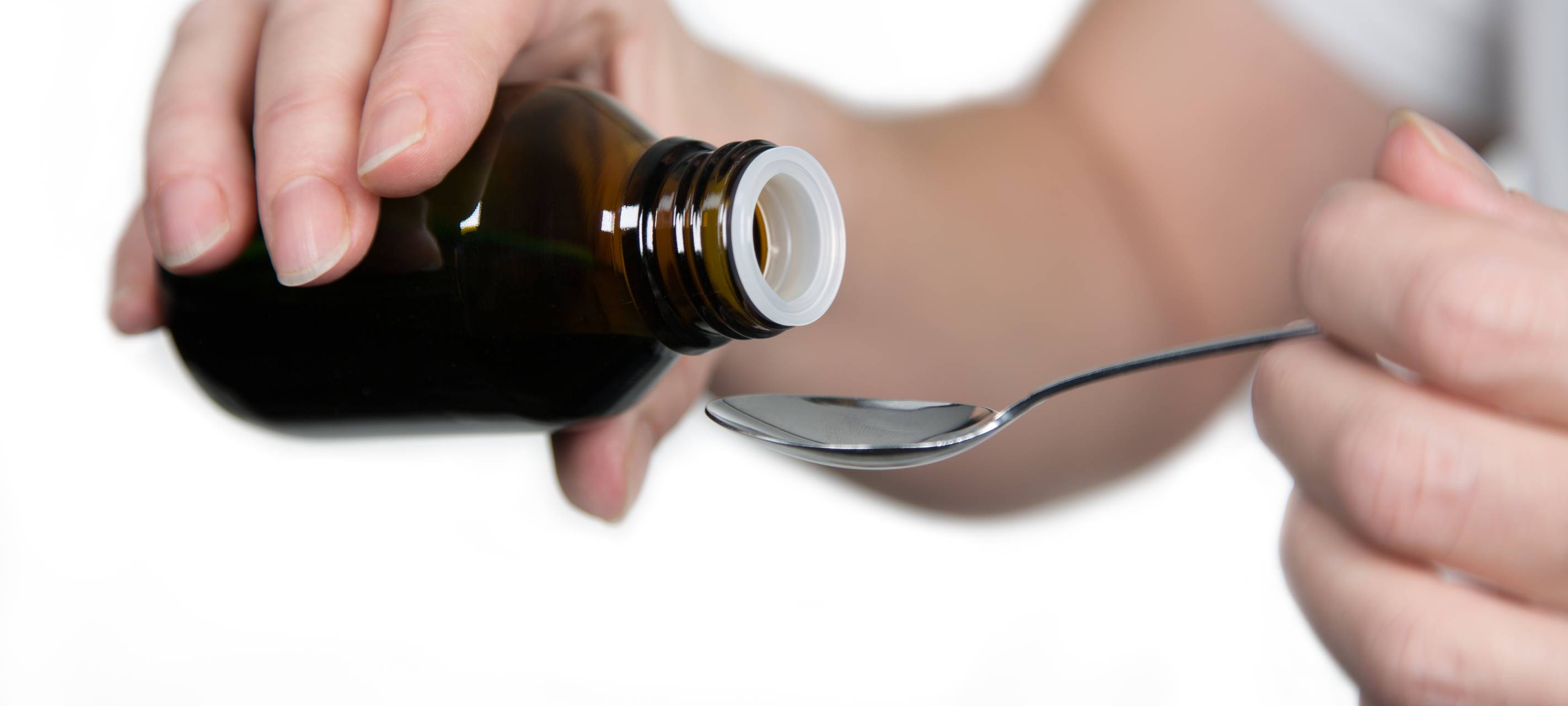 Warnung vor Tinkturen aus "Waldapotheke"