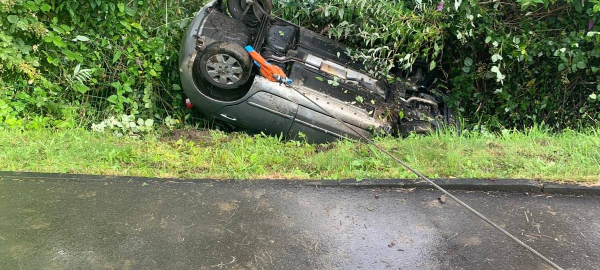 Velbert: Auto überschlagen