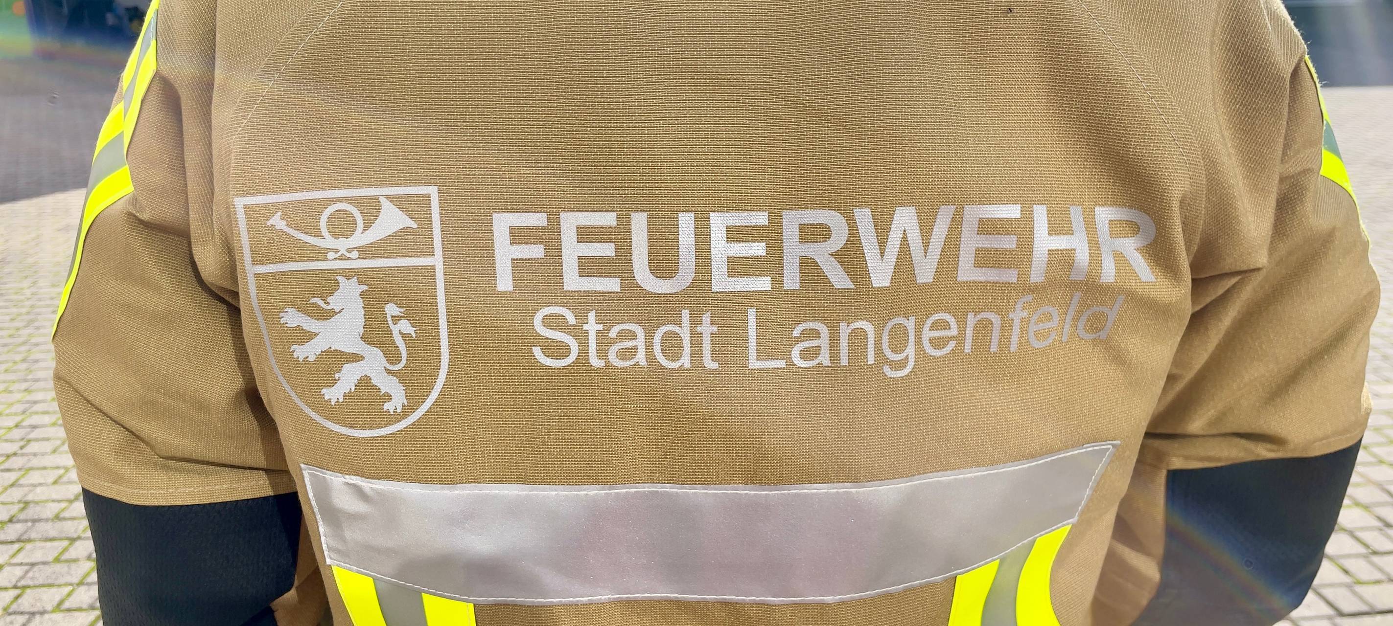 Neue Einsatzkleidung für Langenfelder Feuerwehr
