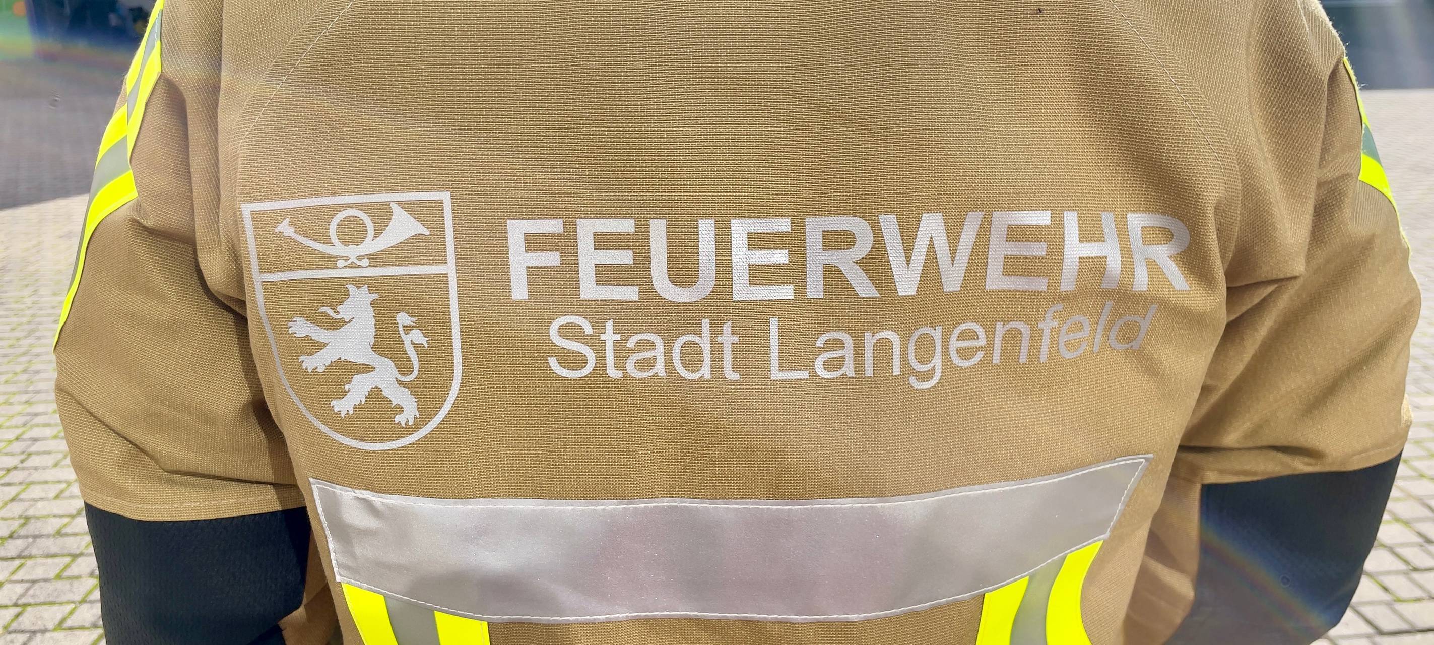 Neue Einsatzkleidung für Langenfelder Feuerwehr