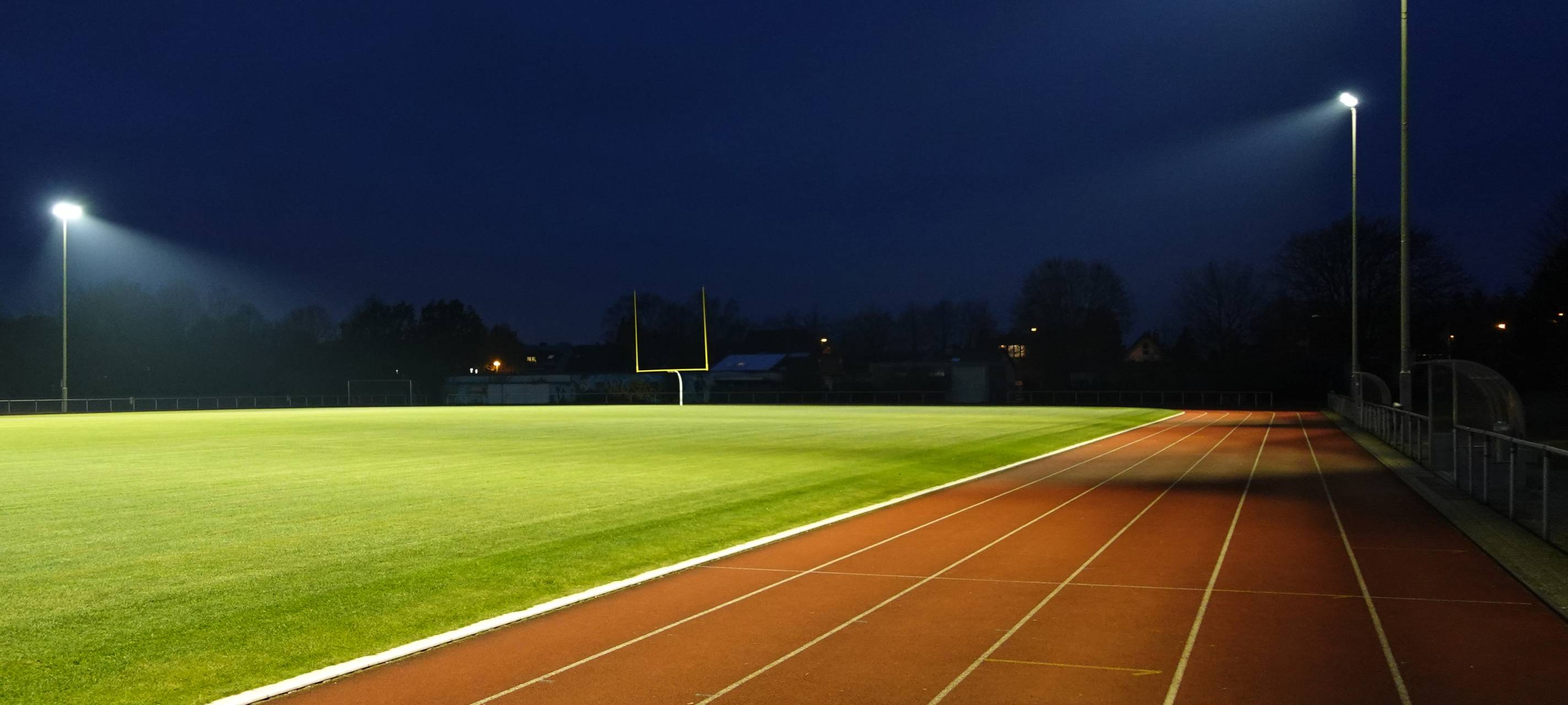 Wieder Laufen unter Flutlicht in Langenfeld