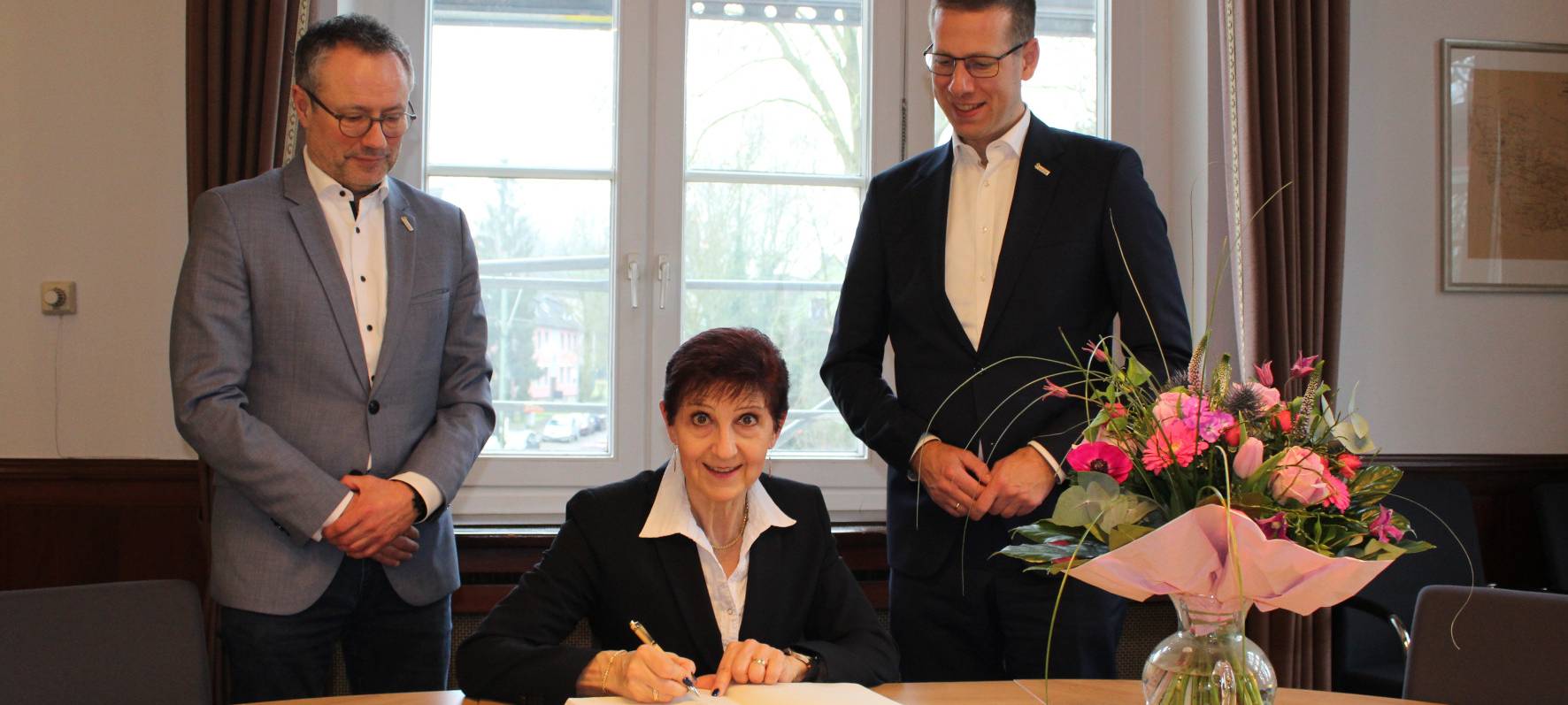 Erkrath: Taekwondo-Weltmeisterin im Goldenen Buch