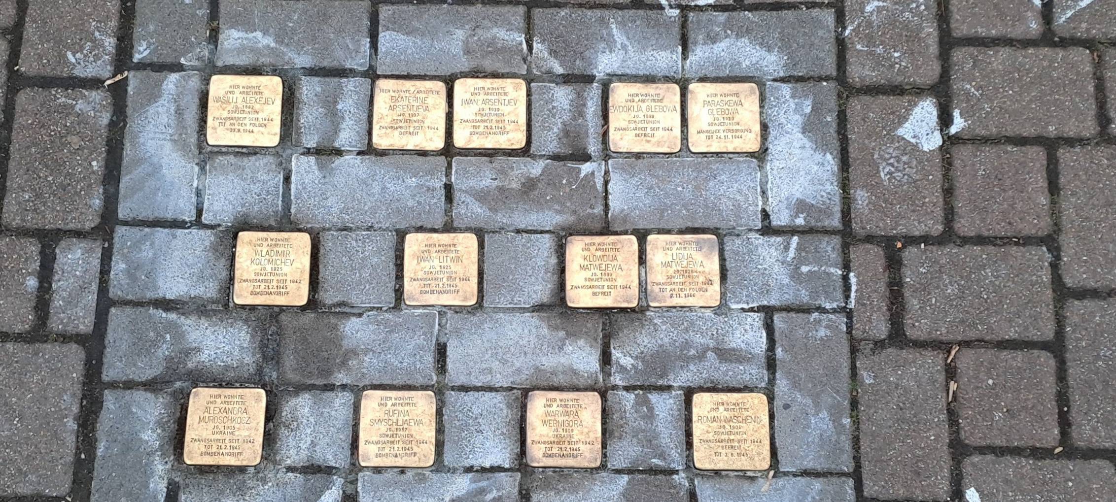 Beschädigte Stolpersteine in Monheim
