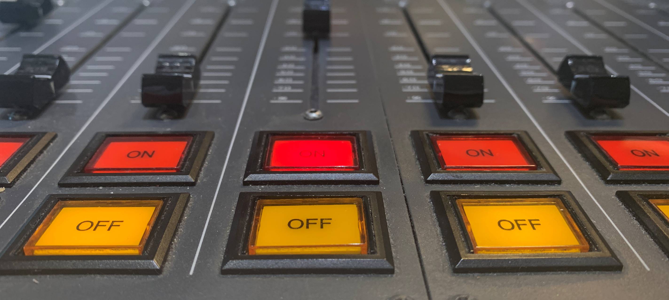 Das Mischpult im Radio-Studio