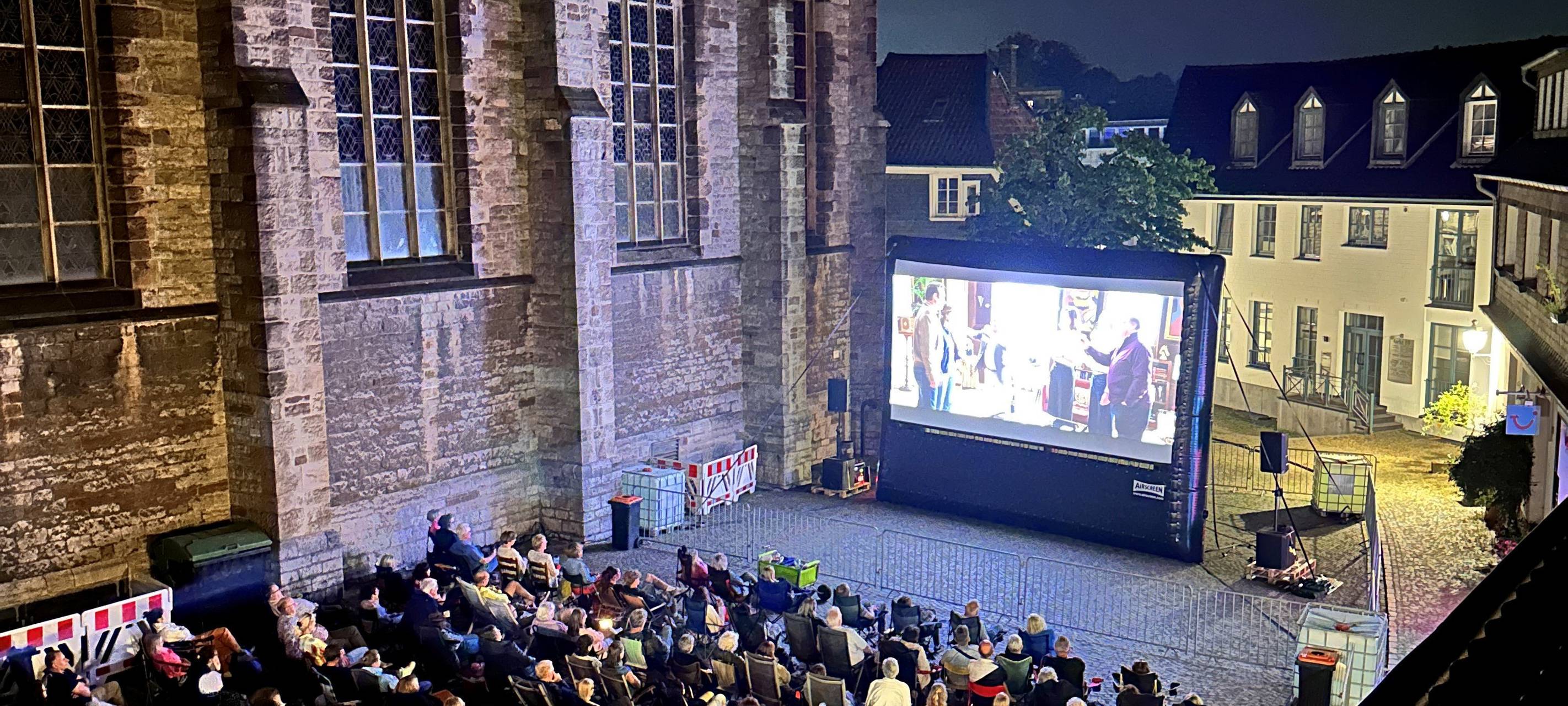 Mettmann feiert mit Open-Air-Kino