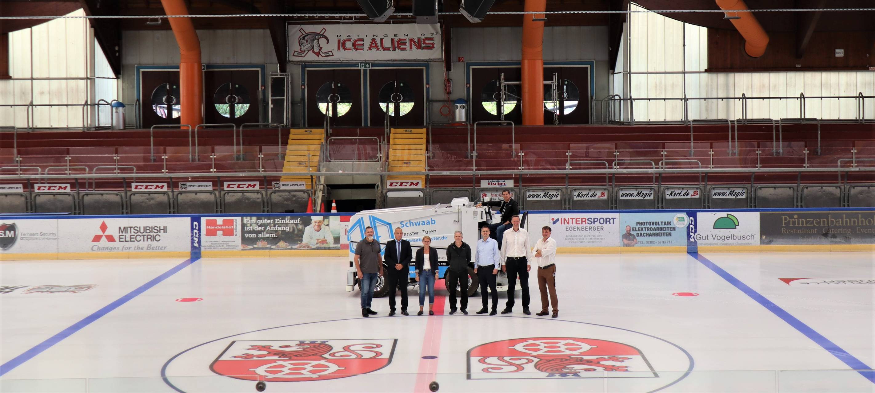 Ratingen: Eissporthalle nach Modernisierung wieder auf