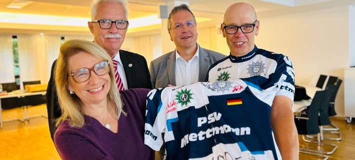 Über 5.200 km mit dem Rad - Spende an Aktion Lichtblicke