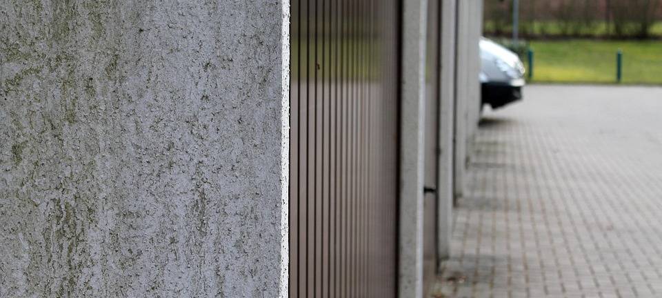 Langenfeld: Garage aufgebohrt, Auto geklaut