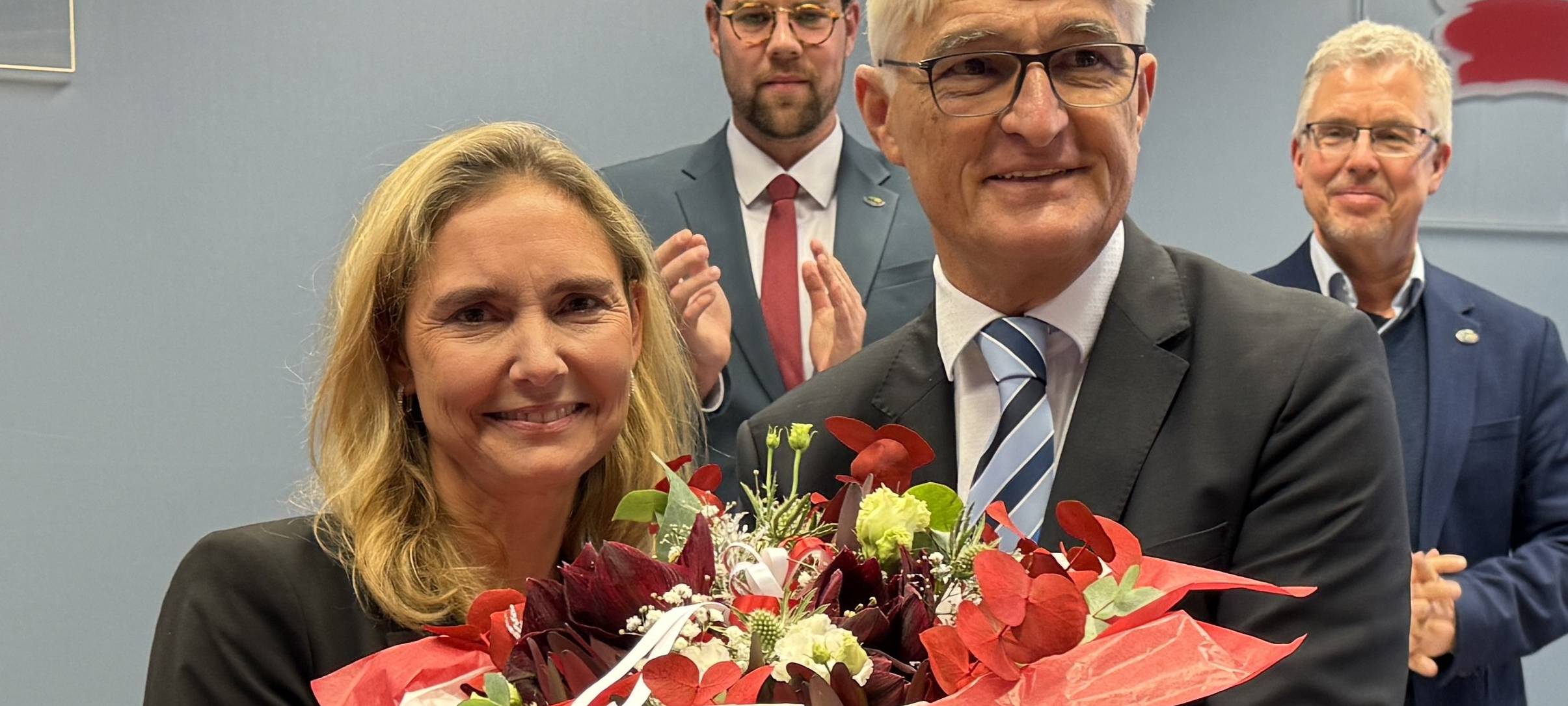 Landrätin Bettina Warnecke offiziell vereidigt