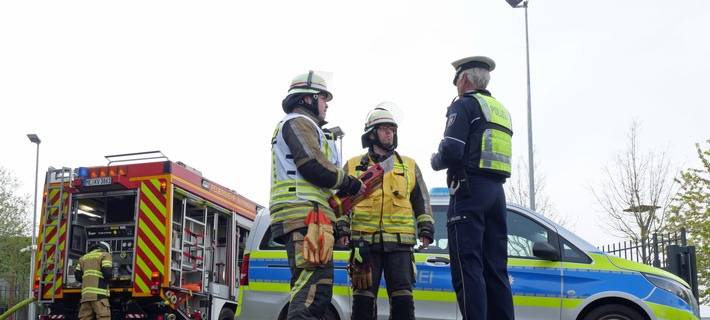 Symbolbild Feuerwehr und Polizei