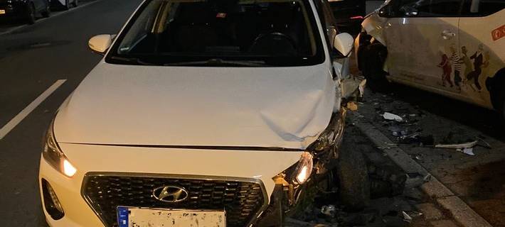 Fünf beschädigte Autos als Folge von Sekundenschlaf